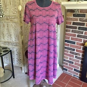 *NWT* LuLaRoe Pretty Purple & Pink Carly-M